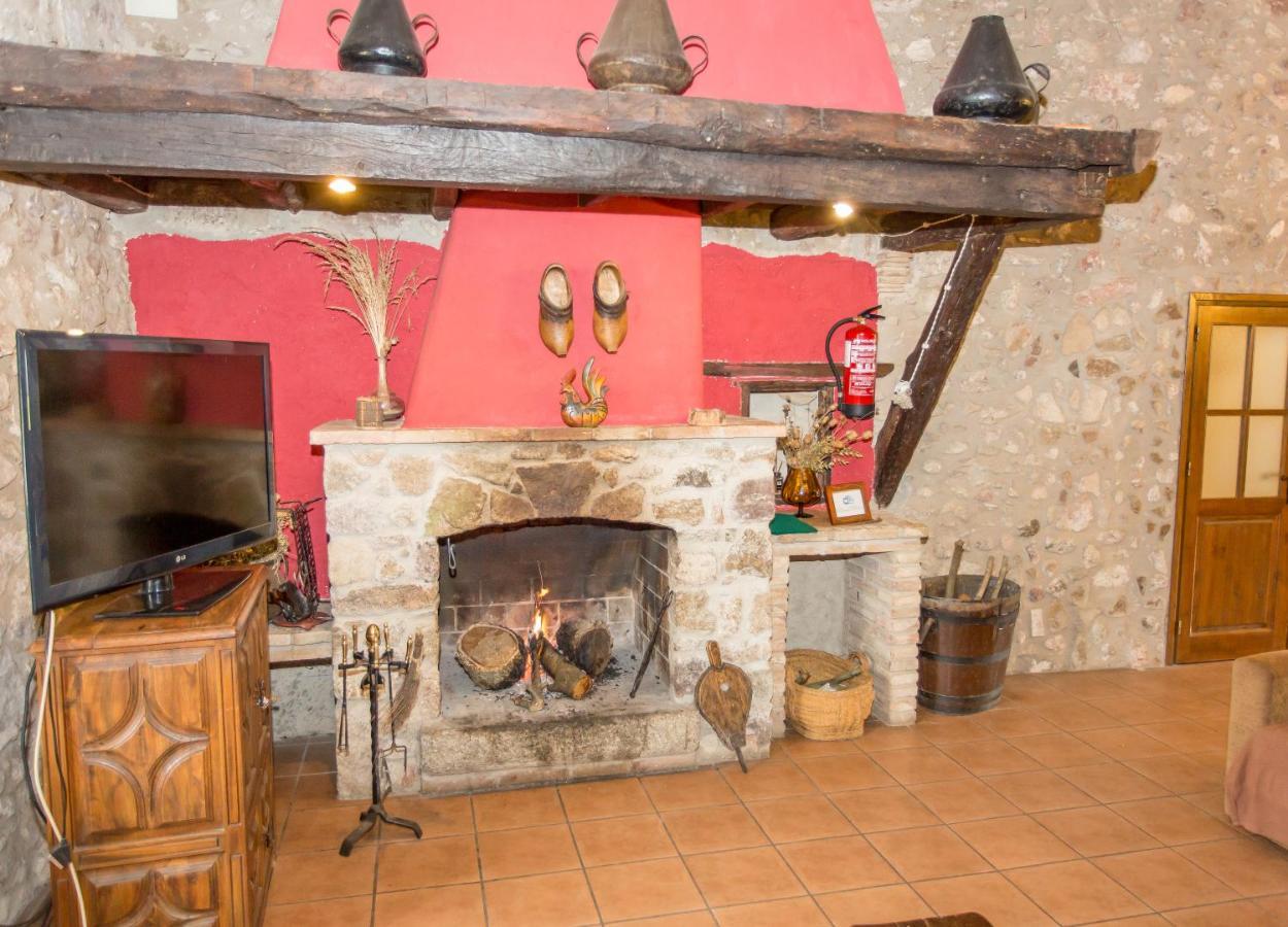 Turismo Rural Can Massot Darnius Exterior foto